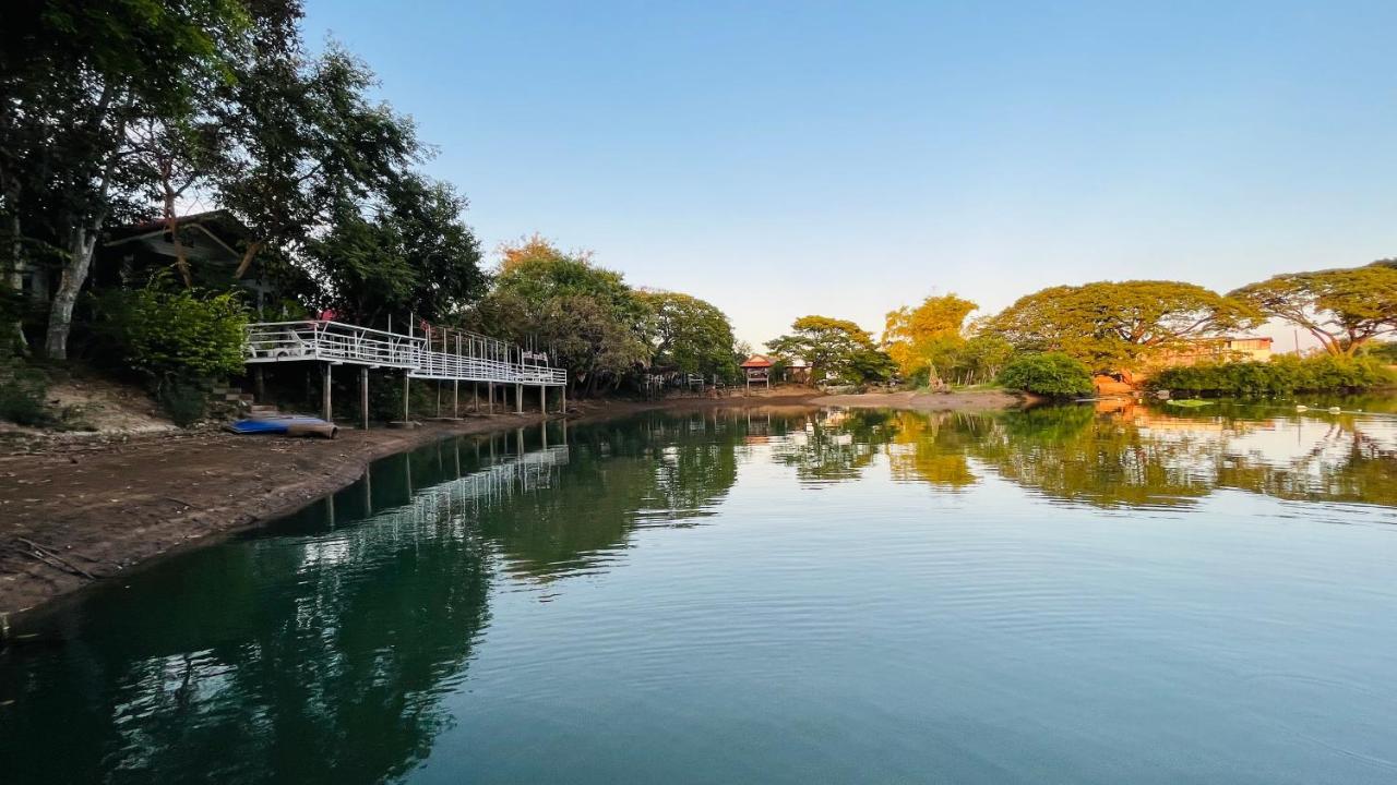 Moon River Resort Phimai Exteriör bild