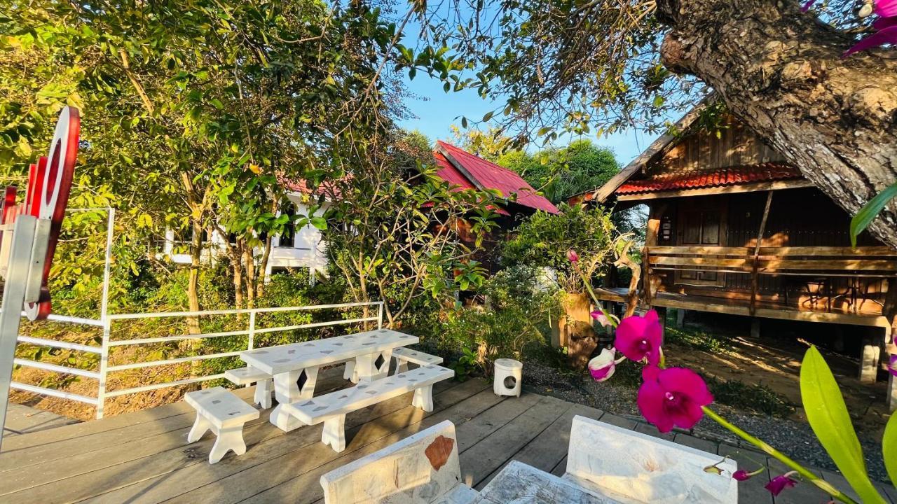 Moon River Resort Phimai Exteriör bild