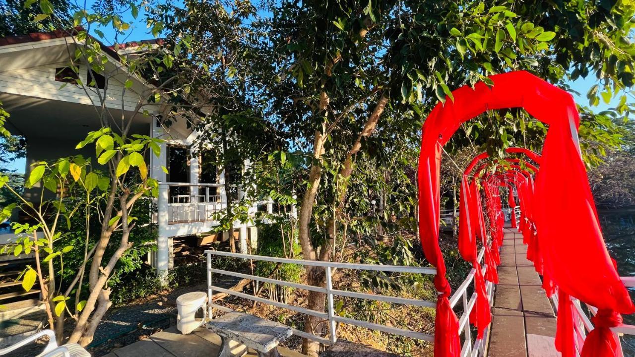 Moon River Resort Phimai Exteriör bild